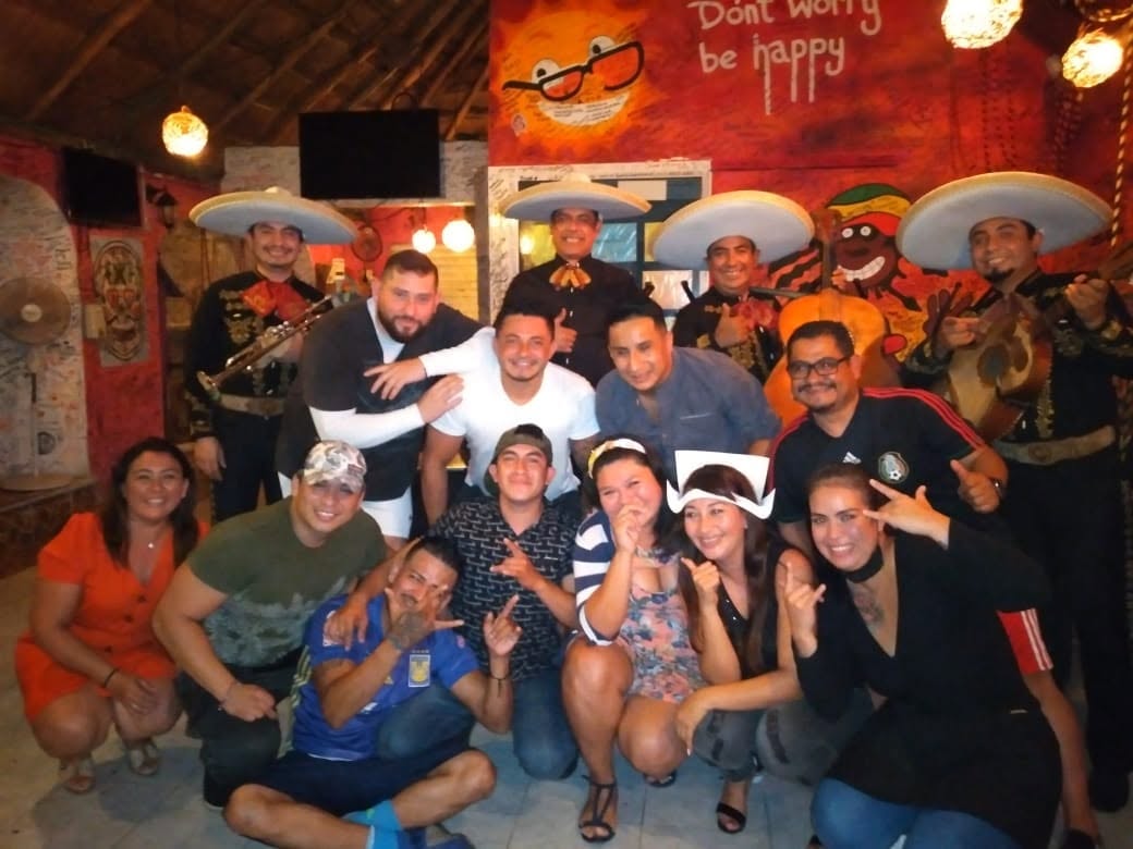 Mariachi Mexico 2000 en Joe's Bar Cozumel